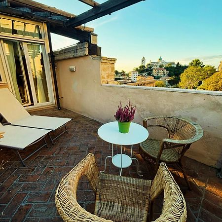 Domus Mirabilis Homestay Ancona Exterior foto