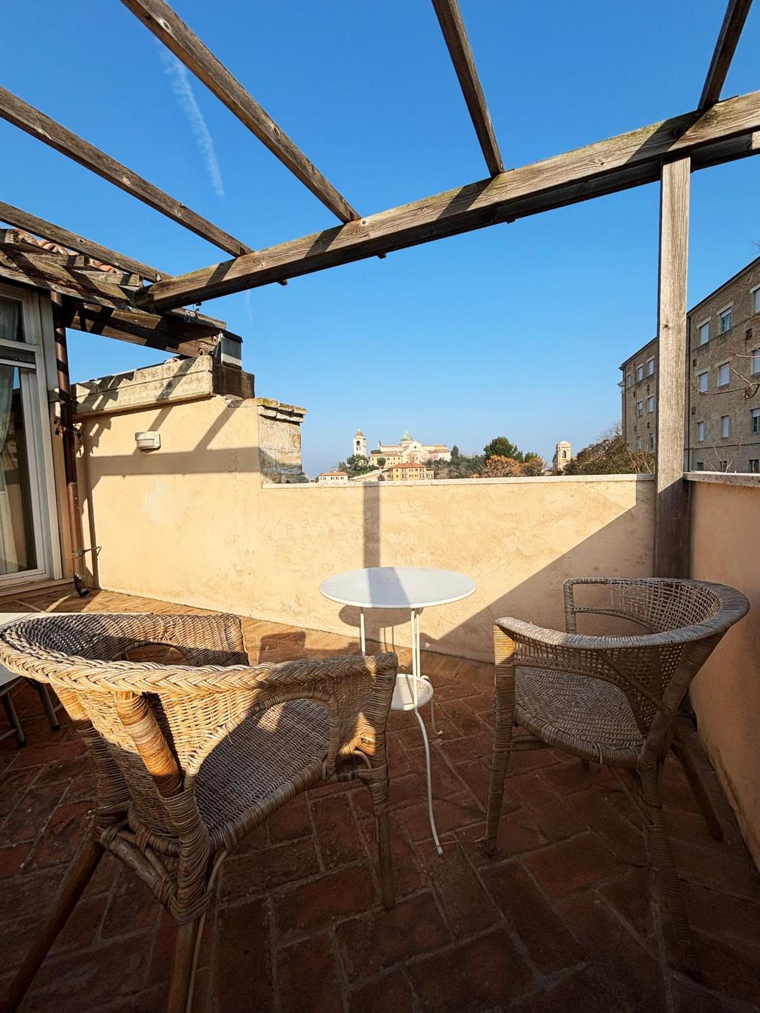 Domus Mirabilis Homestay Ancona Exterior foto